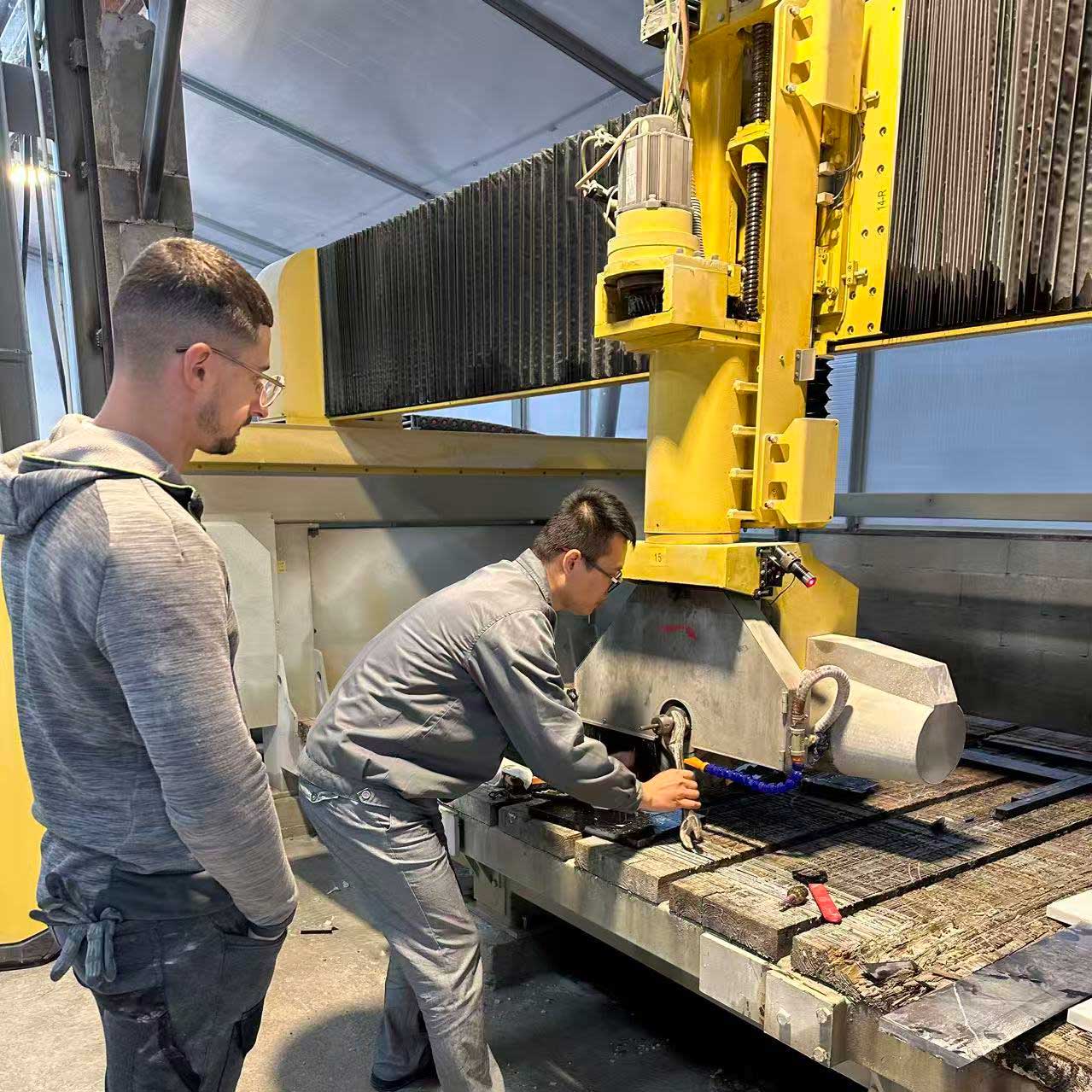 2025 | KETE Technician Dispatched to Meaux, France for 5-Axis CNC Upgrade and Maintenance Support